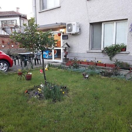 Владимировата Къща Kalofer Exterior foto